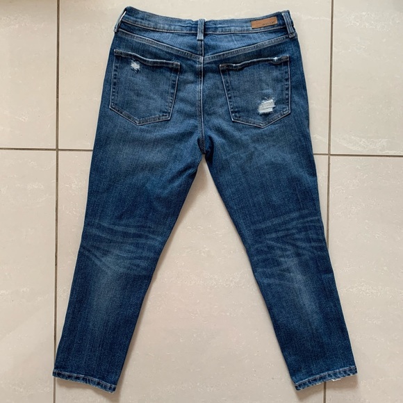 GARAGE Distressed Medium Wash Low Rise Straight Leg Ankle Jean | Size 03 - Picture 8 of 8